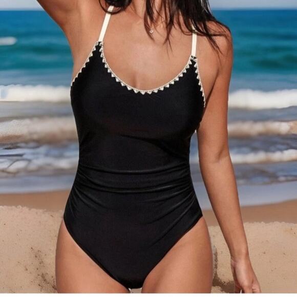 Cupshe Other - Cupshe Women Black Scallop Shell Stiched Trim One Piece Swimsuit Ruched M NWT